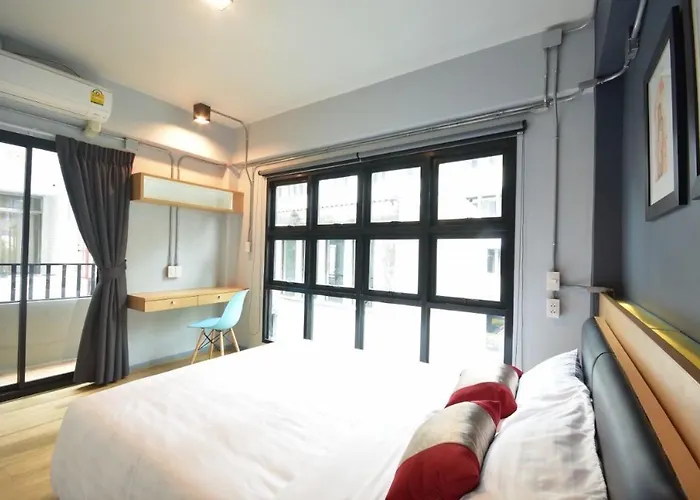 The Chatbox Silom Albergue *
