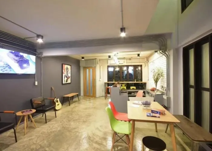 Albergue The Chatbox Silom *