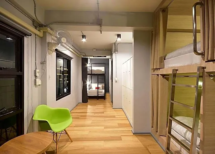 The Chatbox Silom Albergue *
