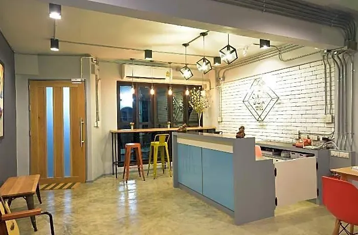 The Chatbox Silom Albergue