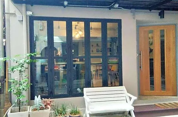 Albergue The Chatbox Silom *