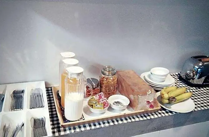 The Chatbox Silom Albergue
