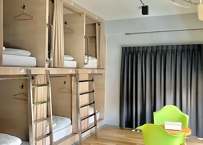The Chatbox Silom Albergue *