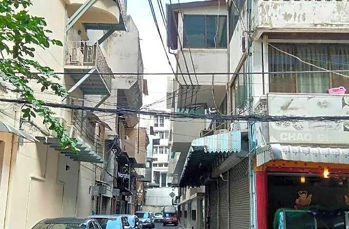 The Chatbox Silom Albergue *